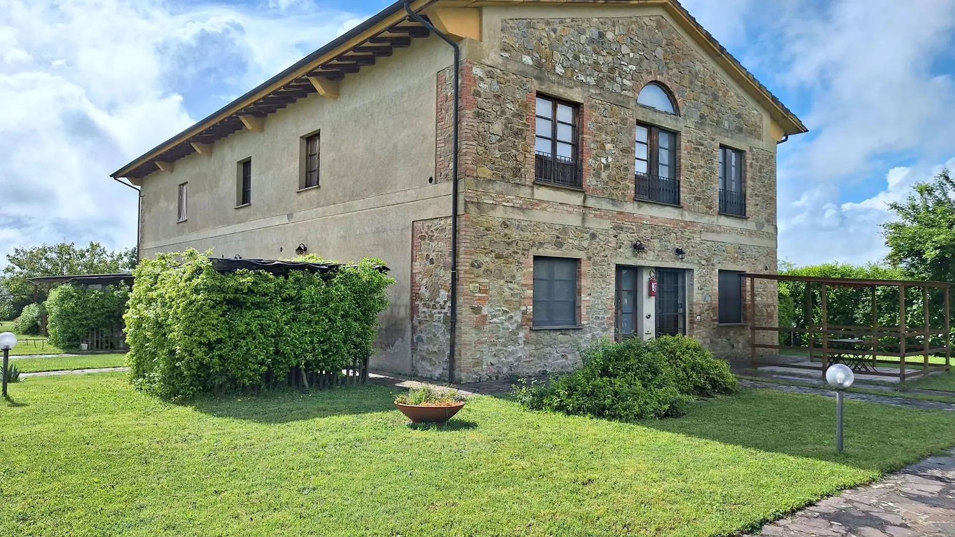 Lacollinatuscany Between San Gimignano And Volterra location